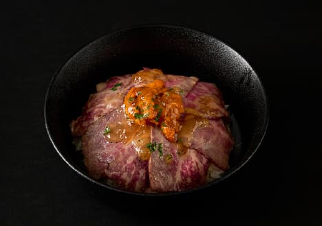 ローストビーフ丼ウニとジュレのせ